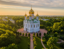 Екатерининский собор в лучах заходящего солнца