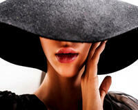 Без бренда «Дама в стильной шляпе» в Оренбурге