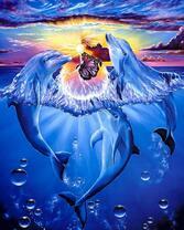 Три дельфина среди моря